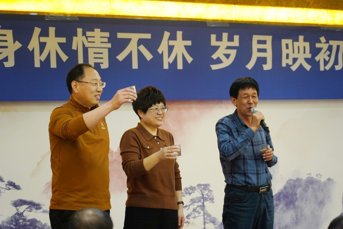 万赢娱乐工业举行退休职工答谢宴-万赢娱乐要闻-万赢娱乐