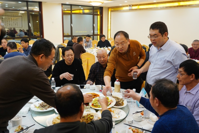 万赢娱乐工业举行退休职工答谢宴-万赢娱乐要闻-万赢娱乐