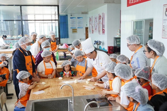 “童心传承·粽享欢喜” | 万赢娱乐工业2025年度六一亲子活动顺遂竣事-万赢娱乐要闻-万赢娱乐